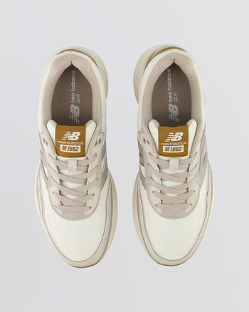 New Balance 1982 Spiked Golf Shoes Sand | TRENDYGOLF USA