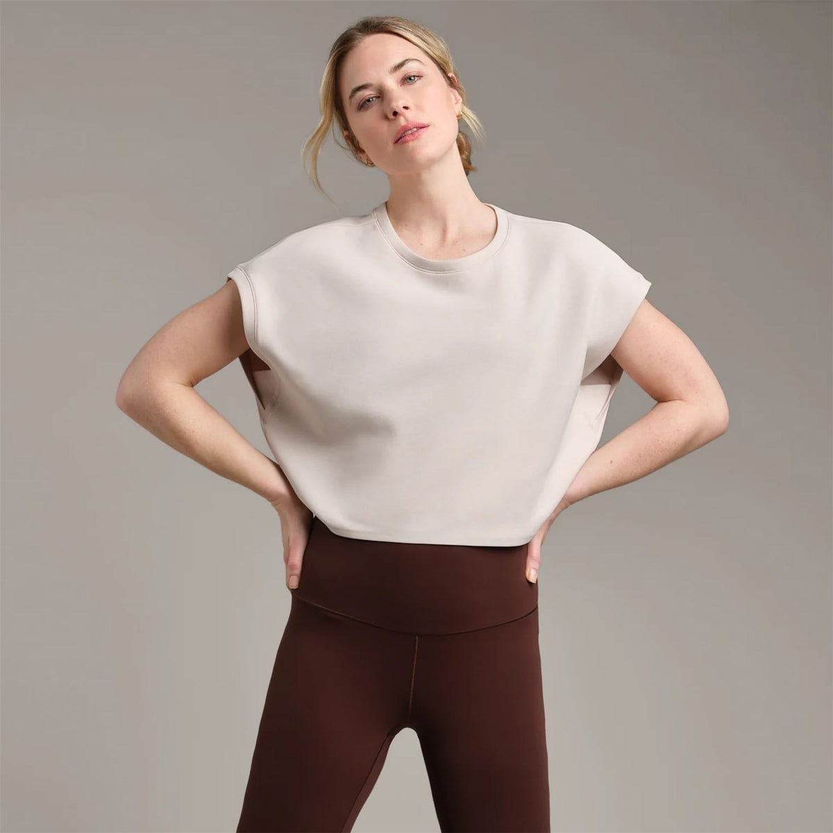 Womens DreamGlow Short Sleeve Sweat Sand