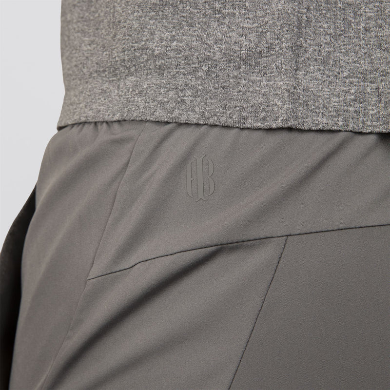 The Saunders Short Iron Gray