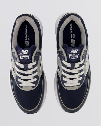 New Balance 1982 Spiked Golf Shoes Navy | TRENDYGOLF USA