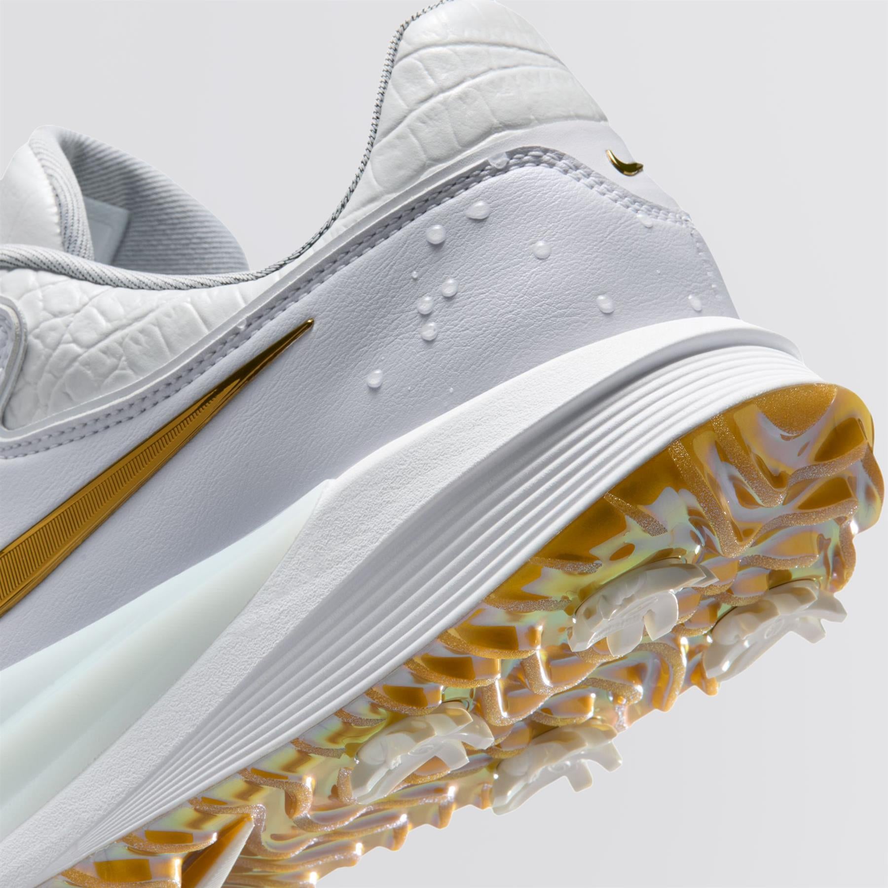 Nike Men's Victory Pro 4 NRG P26 Shoes White/Metallic Gold