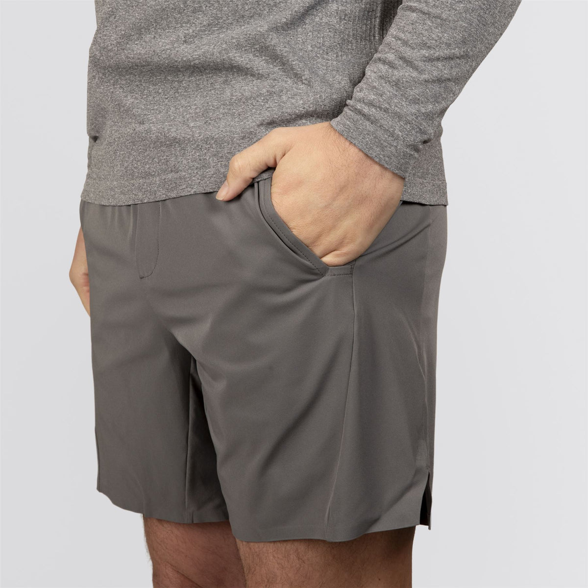 The Saunders Short Iron Gray