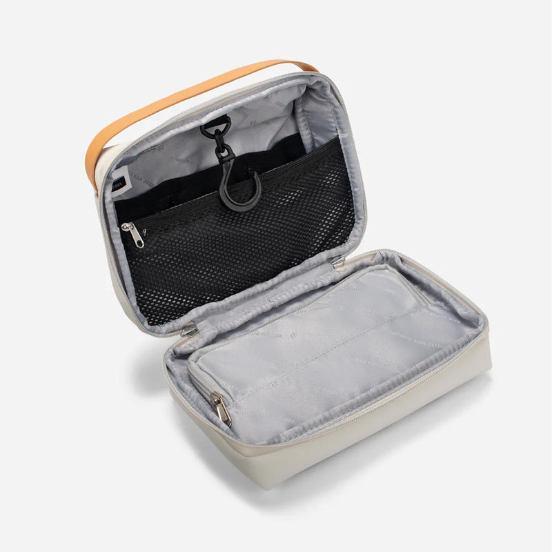 Signture Toiletry Bag Latte