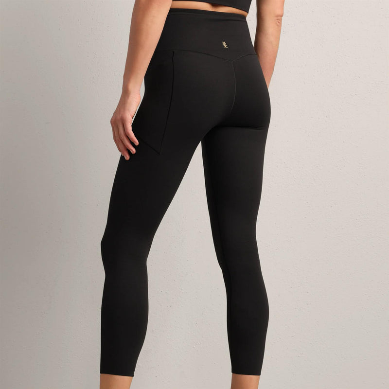 Womens Revive 7/8 Pocket Legging Black