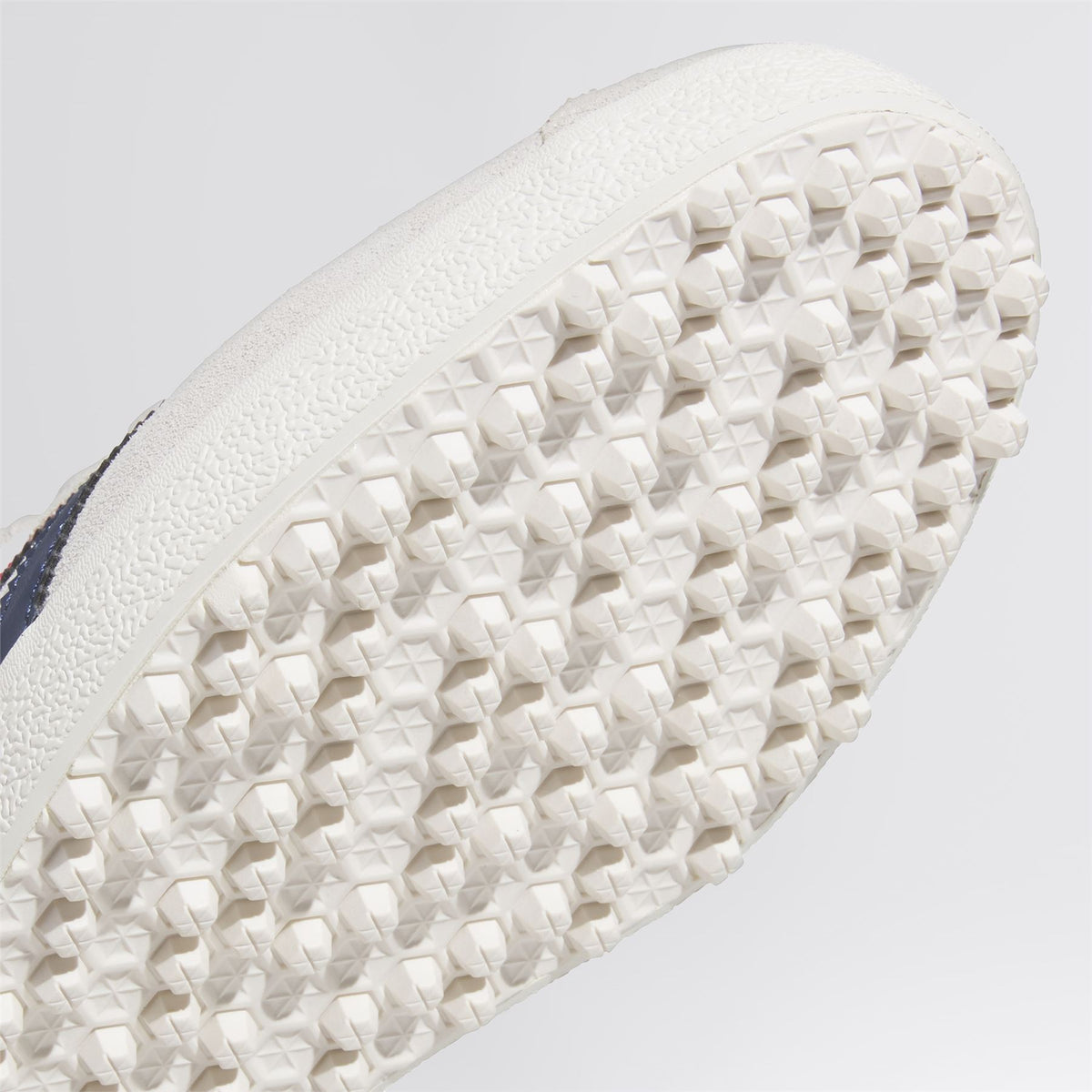 Gazelle Spikeless Golf Shoes Alumina/Night Indigo/Better Scarlet
