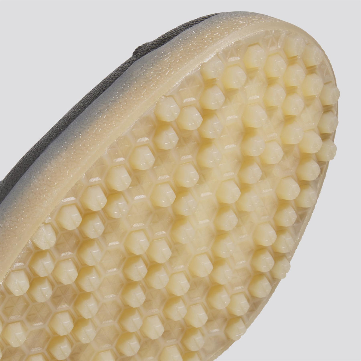 Gazelle Lux Spikeless Golf Shoes Core Black/Gum