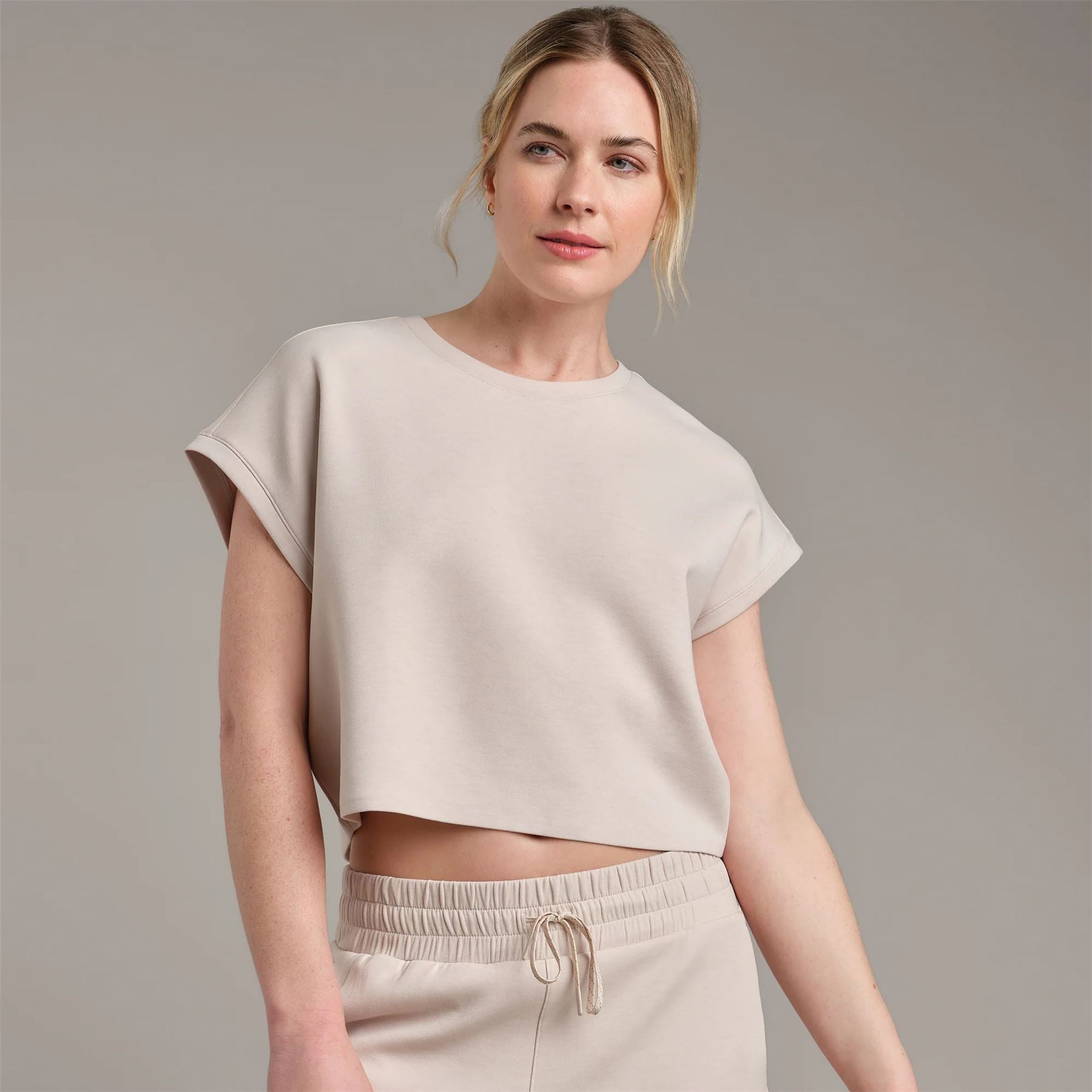 Womens DreamGlow Short Sleeve Sweat Sand