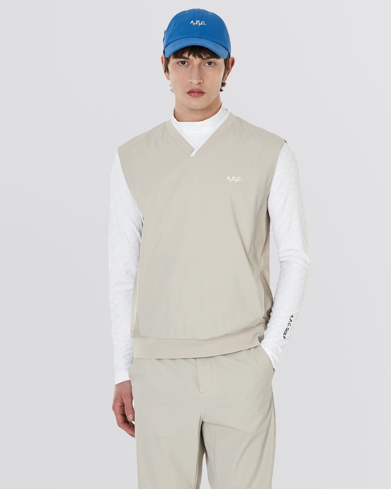 Gaspard V-Neck Woven Vest Grey