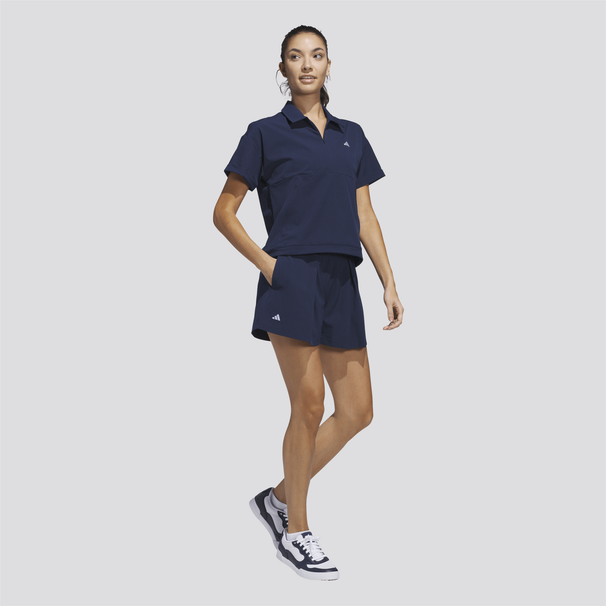 Womens Go-To Pleated Shorts Collegiate Navy