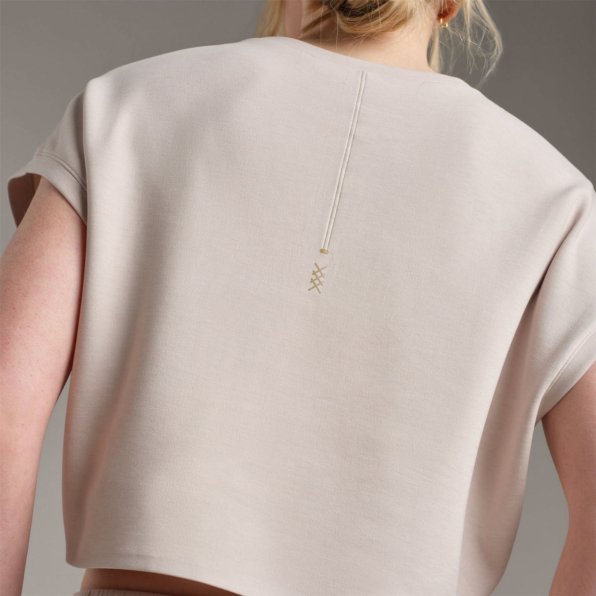 Womens DreamGlow Short Sleeve Sweat Sand
