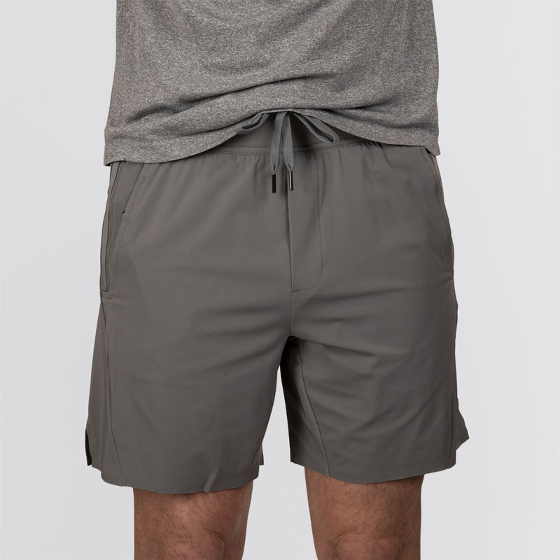 The Saunders Short Iron Gray