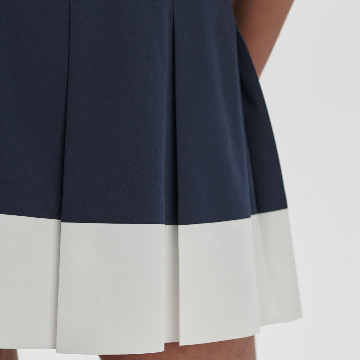 Womens Chase 14.5 Inch Mid Rise Skort Blue Nights/White
