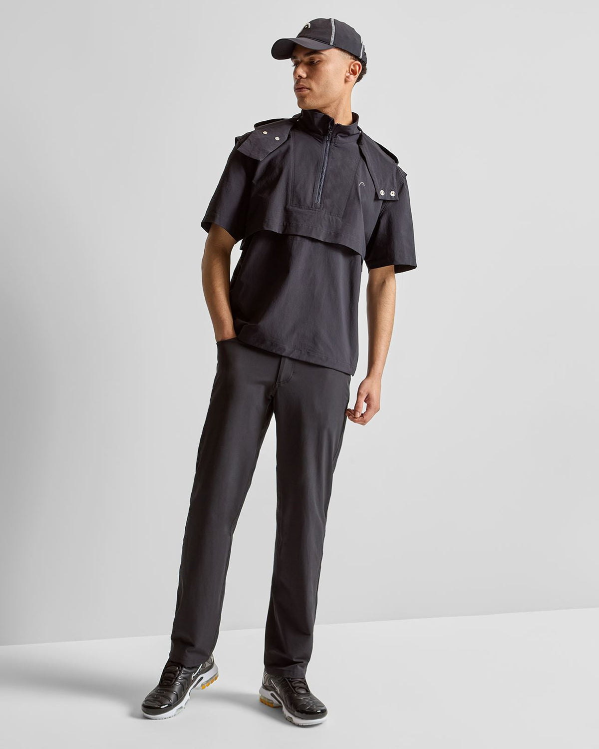 Short Sleeve Anorak Black