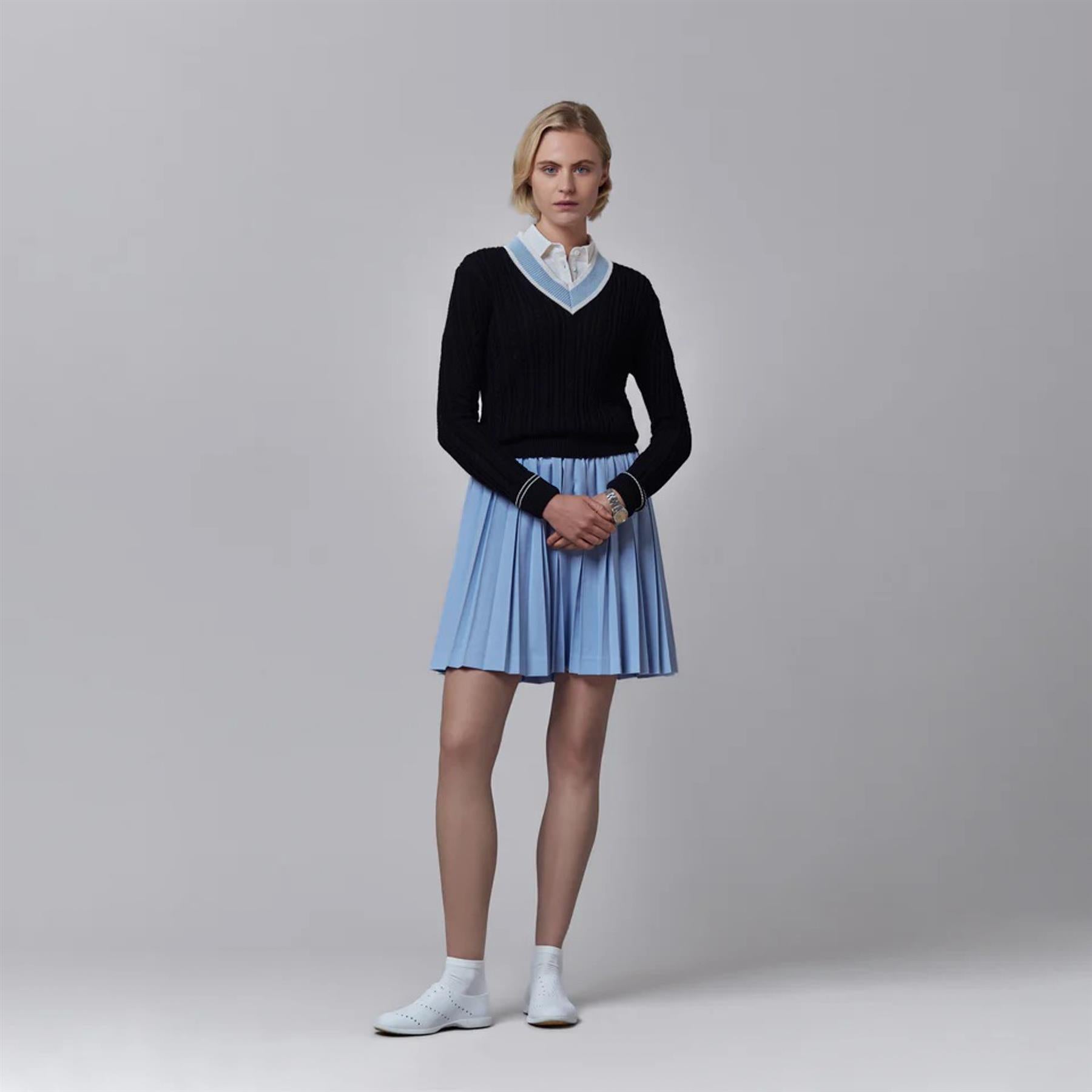 Womens V-Neck Cable Sweater Navy/White