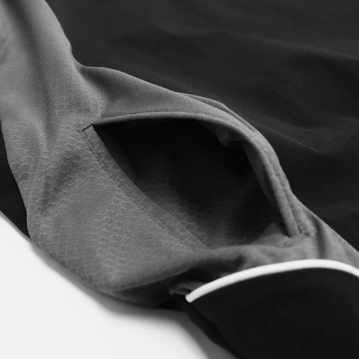 Denzel Track Popover Black