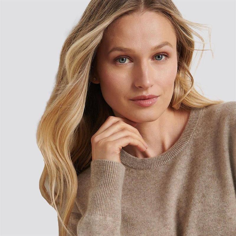 Womens Heritage Cashmere Crewneck Sweater Pebble