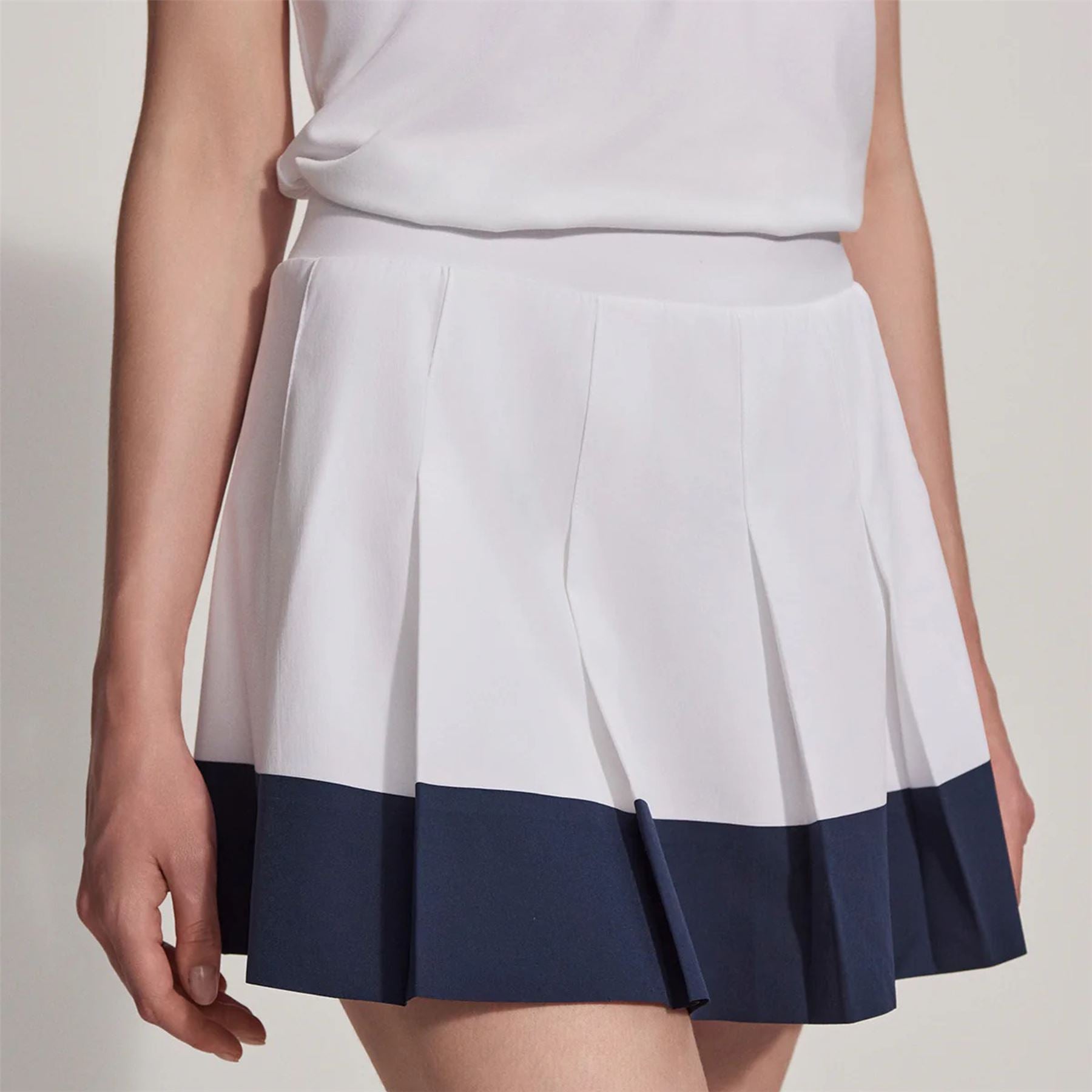 Womens Chase 14.5 Inch Mid Rise Skort White/Blue Nights